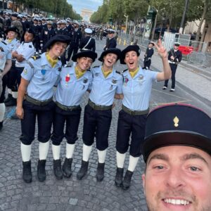 Perrine Laffont Instagram - Joyeux 14 juillet à tous🤩🇫🇷

Une semaine d’entraînement intensif qui nous a permis de défiler sur les Champs-Elysées. Représenter les couleurs et les valeurs de @equipe_france_militaire_de_ski devant la France entière a été un privilège 🫡

#14juillet #sportdefense #bataillondejoinville