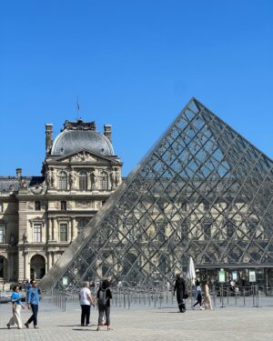Perrine Laffont Instagram - Week-end Parisien 💆🏻‍♀️