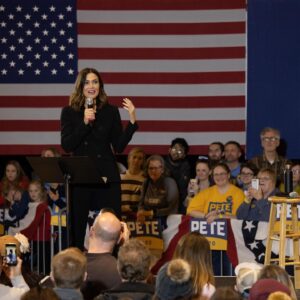 Pete Buttigieg Instagram - Thanks to @mandymooremm for hitting the campaign trail with me yesterday, and to all who joined us in Ames ahead of tonight’s #DemDebate. I’m truly grateful for your support. If you’re with us, click on the link in my bio to chip in.