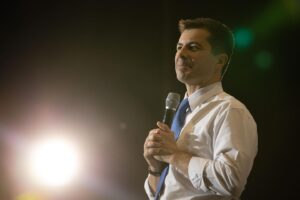 Actor Pete Buttigieg HD Instagram Photos and Wallpapers February 2020