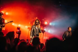 Pete Parkkonen Instagram - Tonight Rauma Domino

🔥🔥🔥🔥🔥🔥🔥

Kiitos @korundihouse @hulluporolevi @ravintolapiste 

Puvut:
@turo1938 @merimilash 

📸 @nikisoukkio