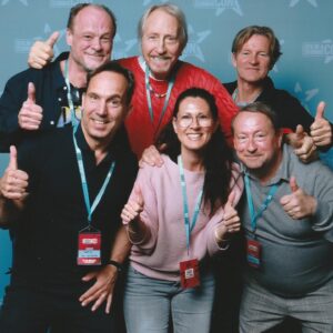 Peter Flechtner Instagram - Es war großartig. Danke an die Fans für soviel Liebe und danke @germanfilmcomiccon @rene_fox_crew für die Einladung. #peterflechtner #reinerschöne #svenplate #philippmoog #hubertusvonlerchenfeld #giulianajakobeit #richarddeananderson #edwardfurlong #walterkoenig #williamfichtner #dougjones #amyacker #torstensträter #synchronsprecher #schauspieler