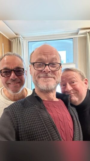 Peter Flechtner Instagram - Mein erster Podcast. Peter und Sven zu Gast bei Charles. Die Stimmen der Anderen. Demnächst bei Spotify. #peterflechtner #svenplate #charlesrettinghaus #synchronsprecher