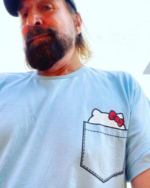 Peter Stormare Instagram - LABOUR DAY WEEKEND
ME AND KITTY GOING TO 
HMMMMMM….GO FIGURE!
 CHEERS
 🍺