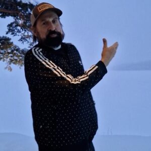 Peter Stormare Instagram - En nyårshälsning från Peter 💙