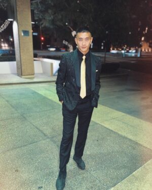 Peter Sudarso Instagram - Beautiful night out with my date :) 
got to play dress up
then catch up 
with some good peeps 
met up with internet friends
such a nice night :)
thanks #unfo @unforgettablegala ☺️😮‍💨
📸: @daddydumpling