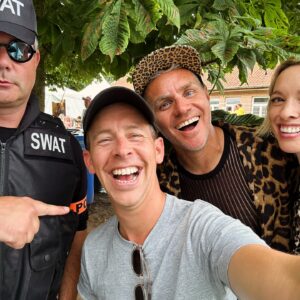 Peter Van De Veire Instagram - Ik ontken alles.
. 
En toch: merci @kampingkitschclub 
.
(ik sta in het midden)