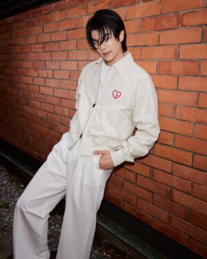 Phakphum Romsaithong Instagram - ,,, ❤️⚡️ @Dior ,,,

.
.
#Dior
#DiorMenFall