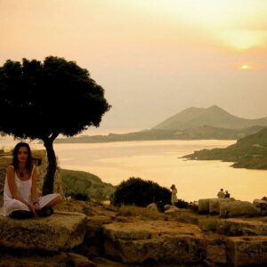 Phedon Papamichael Instagram - Eka @ekapapamichail at Sounion Temple #Greece #2006