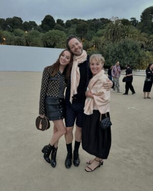 Phoebe Dynevor Instagram - I really feel so very lucky to witness @nicolasghesquiere spectacular @louisvuitton shows but this one was particularly special. Holy smokes. Gracias Barcelona 🫶🫶🫶