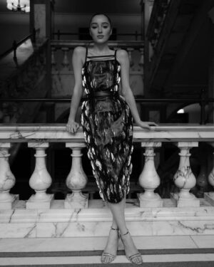 Phoebe Dynevor Instagram - Critics Choice @louisvuitton ❤️