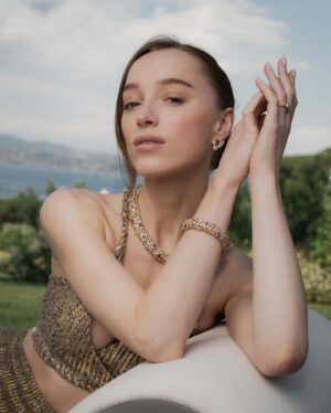 Phoebe Dynevor Instagram - A beautiful trip to St Tropez to see @francescaamfitheatrof incredible high jewellery collection for @louisvuitton. Getting a tour of the collection from @francescaamfitheatrof herself was a highlight and I even got to wear a few of the insanely stunning pieces! Thank you @francescaamfitheatrof for having me and just generally being incredibly cool and inspiring ✨ and a big thank you to my glam team @dayaruci @ginakanemakeup 🫶