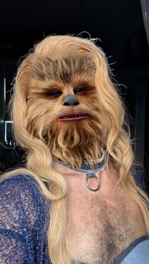 Piche Instagram - POV : tu te fais insulter en direct sur cnews Par un représentant de l’extrême droite 🤡

Si tu veux entendre mon imitation de chewbacca je suis en concert à l’@elyseemontmartre le 20/03/25 lien dans ma bio 🎫
Et sinon mon premier EP est toujours dispo partout 🫶