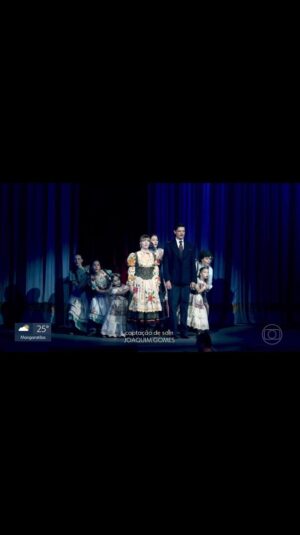 Pierre Baitelli Instagram - #CLIPPING: ‘A Noviça Rebelde’ no RJTV de hoje! 📺 

No clima de estreia, @fabio_judice veio dar uma espiadinha no nosso espetáculo e agora só falta você embarcar nessa emocionante aventura musical com a gente. 

Agradecemos a @tvglobo, @fabio_judice, RJ1 e principalmente a nossa assessoria de imprensa incrível, @climaxcom e @pedrohneves. 

🎫 🔗 INGRESSOS A PARTIR DE R$19,50. Garanta já o seu pelo link disponível na descrição do nosso perfil!

ESTREIA HOJE (19 DE ABRIL) • RJ
📍 Teatro Riachuelo Rio (@teatroriachuelorio)
Vendas @sympla

Uma realização @aventurateatros e @moellerbotelho

#ANovicaRebeldeBR #ANovicaRebelde