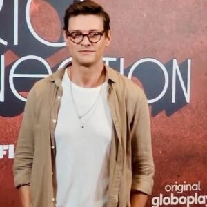 Pierre Baitelli Instagram - Lançamento de “Rio Conection” ❤️‍🔥 
Estréia hj no @globoplay
Direção @mauro.lima.pavlov 
Produção @sonypictures e @florestaprod 
PH @robertofilho_profissional