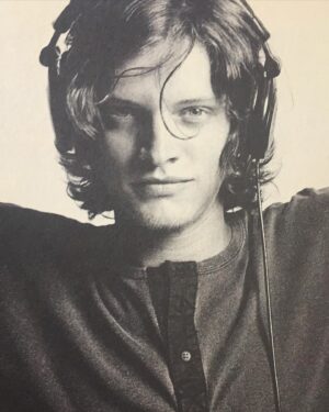 Pierre Baitelli Instagram - Um Dump - TBT de outra era. Entre os 15 e 20 anos. Quando o que eu mais ouvia das pessoas era: “como vc é andrógeno” e sofria. Pelo menos tirava uns trocos. #tbt🔙📸
