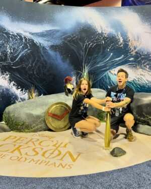 Pierre Bouvier Instagram - Father daughter bonding time at @disneyd23 @disneyland 💛. Thanks for having us @disneymusic .  So glad Lennon got to meet the cast of her favorite show @percyseries @walker.scobell @leahsavajeffries @aryansimhadri