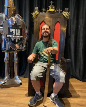 Pirula Instagram - Um #TBT de quando o nosso honrado Rei Pirulla dos Dinossauros veio nos visitar no Reino de Perdizes!