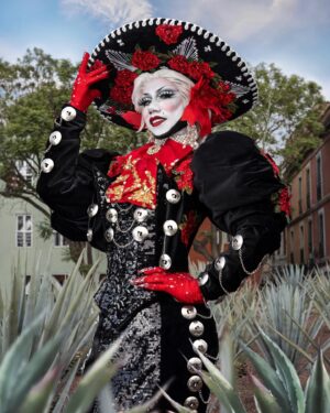 Pixie Pixie Instagram - Yo soy una draga mexicana, si de esas,amante de las trajineras, nopales y magueyes, tequila , mezcal, tacos y burritos, Día de muertos y mariachis🇲🇽🇲🇽

Foto @dannra 
Confección @coatzin_o 
Guantes @li.on_accesorios 
.
.
.
.

#dragqueen #drag #gay #makeup #lgbt #rupaulsdragrace #instagay #dragrace #rpdr #queer #instadrag #pride #lgbtq #dragqueens #dragmakeup #dragshow #rupaul #dragqueensofinstagram #gayboy #dragqueenmakeup #love #fashion #makeupartist #mua #art #localqueen #dragartist #gaypride