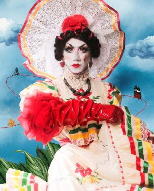 Pixie Pixie Instagram - FRIDA KAHLO siempre ha sido una gran inspiración para mi todo su mundo y como armonizaba lo mexicano con el universo personal, surrealista para mi. Yo como Coyoacanense la siento viva todo el tiempo y me llena de identidad … esta vez me dio gusto colaborar con mucho gusto con mi hija @electra.walpurgis  para su reto “la más frida” algún día tendré oportunidad de hacerlo más conceptual, por lo pronto estoy muy agradecido con @michelomar  por ayudarnos con todo este arte ❤️‍🔥VIVA LA VIDA❤️‍🔥
.
.
.

#dragqueen #drag #gay #makeup #lgbt #rupaulsdragrace #instagay #dragrace #rpdr #queer #instadrag #pride #lgbtq #dragqueens #dragmakeup #dragshow #rupaul #dragqueensofinstagram #gayboy #dragqueenmakeup #love #fashion #makeupartist #mua #art #localqueen #dragartist #gaypride