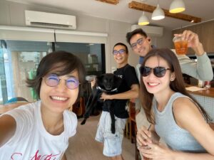 Piyathida Mittiraroch Instagram - ขอบคุณป๊อกกับพี่ตั๊กนะคะที่มาเที่ยวบ้านคิวกับก้องนะคะ เดินก็ลำบาก ฝุ่นก็เยอะ  เลอะเทอะมากมาย🥺

แต่ในฐานะที่เราเป็นเพื่อนกันมานาน🥰
พร้อมแชร์ทุกประสบการณ์ตรงจ๊ะ  จะได้ไม่เจ็บเหมือนเรา555

#คบเด็กสร้างบ้าน❤️🏡❤️
