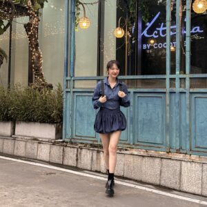 Ployshompoo Supasap Instagram - Walk with meeee 🦕〰️