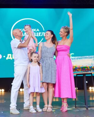 Polina Maksimova Instagram - 1 июня 2024.

ЛЕТО. ДЕТИ. ПАРАЦЕЛЬС.

Это было масштабно! 
Это было феерично! 
Это было грандиозно! 

@paracels_clinic_ ❤️

#ВМЕСТЕ