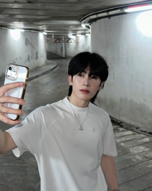 Pongsapak Oudompoch Instagram - Thank you for 1.4 M Followers nakub🙇🏻✨
Love you guys all🤍🤍