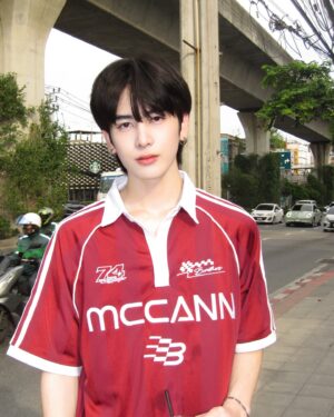 Pongsapak Oudompoch Instagram - เสื้อไม่แดงไม่มีแรงเดิน😝