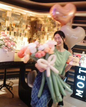 Ponlawit Ketprapakorn Instagram - อายุเป็นเพียงตัวเลข เจเจ้ยังคงทำตัวเป็นเด็กเสมอ ❤️