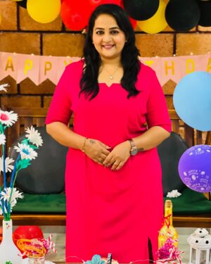 Pooja Murthy Instagram - 🫶🏽 Friends are the family we choose, and I am really greatful for mine 🥰 We laugh together, cry together, make memories together that last forever ❤️ @chitra_dev_palani @malavika_manoharan05 @arpitha.__.srinivas Thank u girls for making dis birthday a memorable one 🥰

#latepost #birthdaygirl #birthdaycelebrations #friendshipgoals #friendslikefamily #love #memories #forever #togeatherforever #simpleandcute #celebration