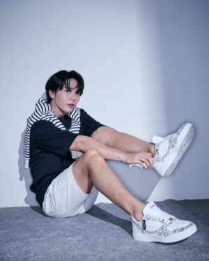 Poompat Iam-samang Instagram - Waka waka Skechers | SPYxFAMILY 
@SKECHERSTH 

#SkechersTH #SkechersSPYxFAMILY