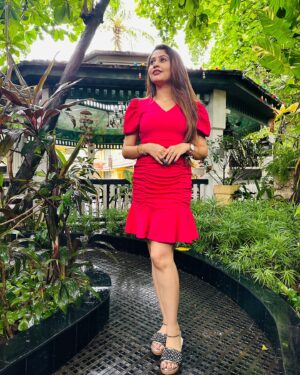 Poonam Mishra Instagram - Wearing pink like a boss. 👑