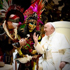 Pope Francis Instagram - EN: All of us sometimes find ourselves, in life, in situations beyond our strength and ask ourselves: “How can I cope with this situation?”. It helps, in such cases, to remember that “With God nothing will be impossible” (Lk 1:37). And if we believe this, we will perform miracles.

PT: Cada um de nós por vezes se encontra em situações na vida que estão além das próprias forças e se pergunta: “Como posso lidar com esta situação?”. Ajuda, nestes casos, recordar que “nada é impossível para Deus” (Lc 1,37). Se acreditarmos nisso, faremos milagres.

ES: Cada uno de nosotros se encuentra a veces, en la vida, en situaciones que superan sus fuerzas y se pregunta: “¿Cómo puedo hacer frente a esta situación?”. Ayuda, en tales casos, recordar que “nada hay imposible para Dios” (Lc 1,37). Si creemos esto, haremos milagros.

IT: Ognuno di noi si trova a volte, nella vita, in situazioni superiori alle proprie forze e si domanda: “Come posso affrontare questa situazione?”. Aiuta, in questi casi, ricordare che “nulla è impossibile a Dio” (Lc 1,37). Se noi crediamo questo, faremo miracoli.

DE: Jeder von uns sieht sich manchmal mit Situationen konfrontiert, die die eigenen Kräfte übersteigen, und fragt sich: “Wie kann ich damit umgehen?”. Dann hilft es, sich daran zu erinnern, dass “für Gott nichts unmöglich ist” (Lk 1,37). Wenn wir das glauben, werden wir Wunder tun.