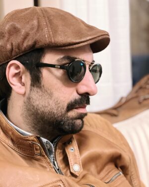 Poulad Kimiayi Instagram - بر خیر و مخور غم جهان گذران
خوش باشو دمی به شادمانی گذران
در طبع جهان اگر وفایی بودی
نوبت به تو خود نیامدی از دگران خیام #پولادكيميايي #pouladkimiai