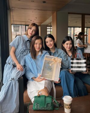 Praerujira Komalarajun Instagram - happy mami’s day🫂👼🏻