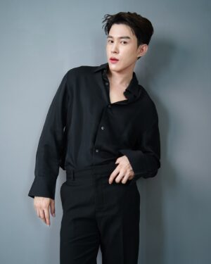 Pranapong Khaisang Instagram - 🤍🖤