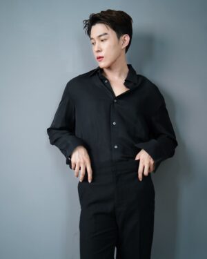 Pranapong Khaisang Instagram - 🤍🖤