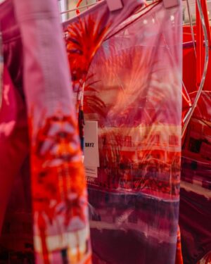 Pranapong Khaisang Instagram - Warm welcome @daze_dayz to BKK!! and congratulations to on the opening of this POP-UP STORE!!
Come visiting this resort wear from South Korea on the 1st Floor, EmSphere District!! #dazedayz