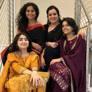 Pranathy Sadhanala Instagram - Family🩷 #myfamily #mystrength #lovemakeslifebeautiful #pranathymanasupalike