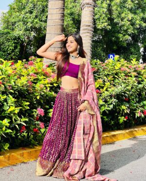 Pranavi Manukonda Instagram - Hayyoda 🙈💕

Wearing: @myriti 
Jewellery: @petalsbyswathi