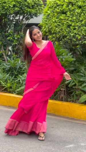 Pranavi Manukonda Instagram - ✨💕

Wearing: @maguvabyss 
VC: @mbd__25 

#reels #instagram #instagood #love #pink #traditional
