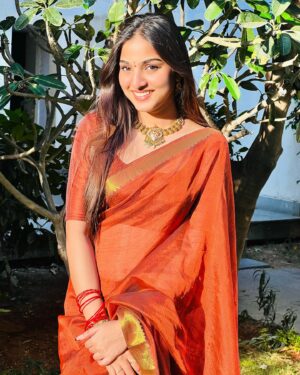 Pranavi Manukonda Instagram - విజయదశమి శుభాకాంక్షలు ✨♥️

#festival #saree #love #traditional #instagram #instadaily #instagood