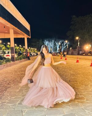 Pranavi Manukonda Instagram - ✨💕🎀

Wearing: @arisha_label 
PC: @neema_kv 🎀