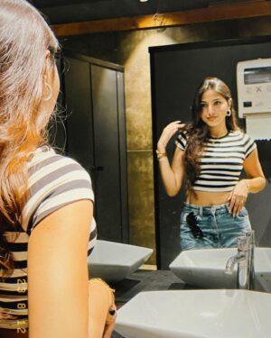 Pranavi Manukonda Instagram - Warning: you might fall in love with me✨💕🖤

#mirror #mirrorselfie #love #black #instagood #instagram #ootd #selfie #instalove