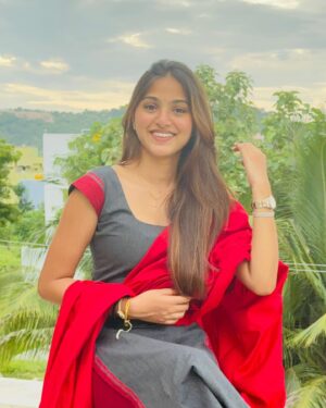 Pranavi Manukonda Instagram - 🍀♥️

My designer: @shilpacouture ✨

#traditional #love #chittoor #instagood #instadaily