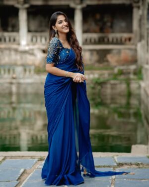 Pranavi Manukonda Instagram - 💫♥️

Wearing: @elegant_threads_by_salma
PC: @rollingcaptures
MUAH: @bridal_makeup_vijayawada