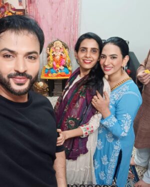 Praneet Bhatt Instagram - Ganpati bappa morya