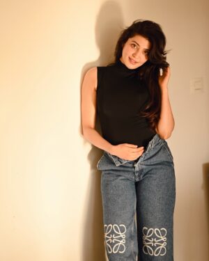 Pranitha Subhash Instagram - Round 2… The pants don’t fit anymore!