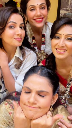 Preet Kaur Nayak Instagram - Friends/ Money 💰 💴 💵